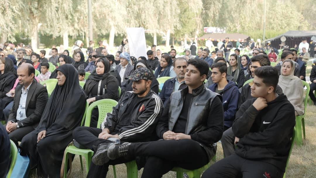 همایش بزرگ پیاده‌روی خانوادگی  شرکت پتروشیمی فن آوران  جمعه ۷ آذرماه در پارک ارم بندرماهشهر برگزار شد. 