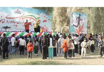 به مناسبت هفته بسیج و با هدف ترویج فرهنگ ورزش، نشاط و سلامت در میان خانواده بزرگ پتروشیمی فن‌آوران، همایش بزرگ پیاده‌روی